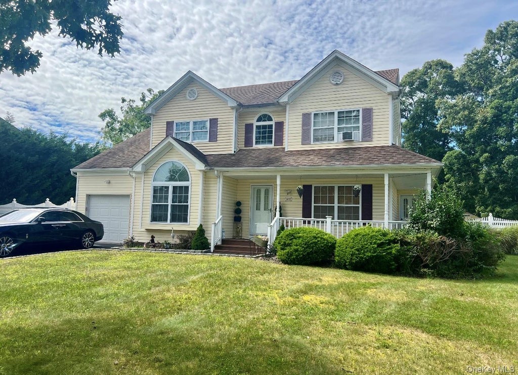 Photo of 37 Howard Drive, Coram, NY 11727 (MLS # 1053135)