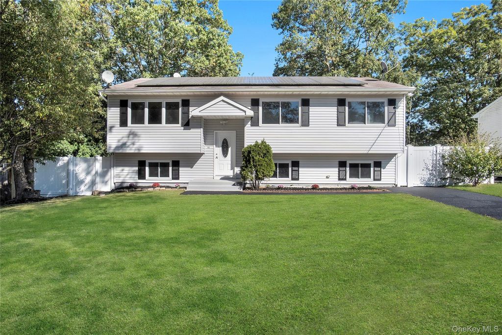 Photo of 165 N 27th Street, Wyandanch, NY 11798 (MLS # 922422)