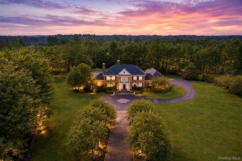 10 Colonial Drive Upper Brookville NY 11545