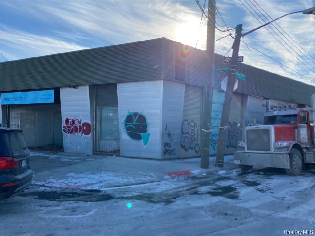 421-423 Hunts Point Avenue