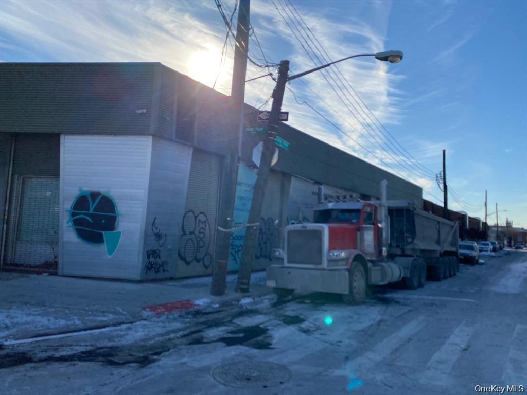 421-423 Hunts Point Avenue