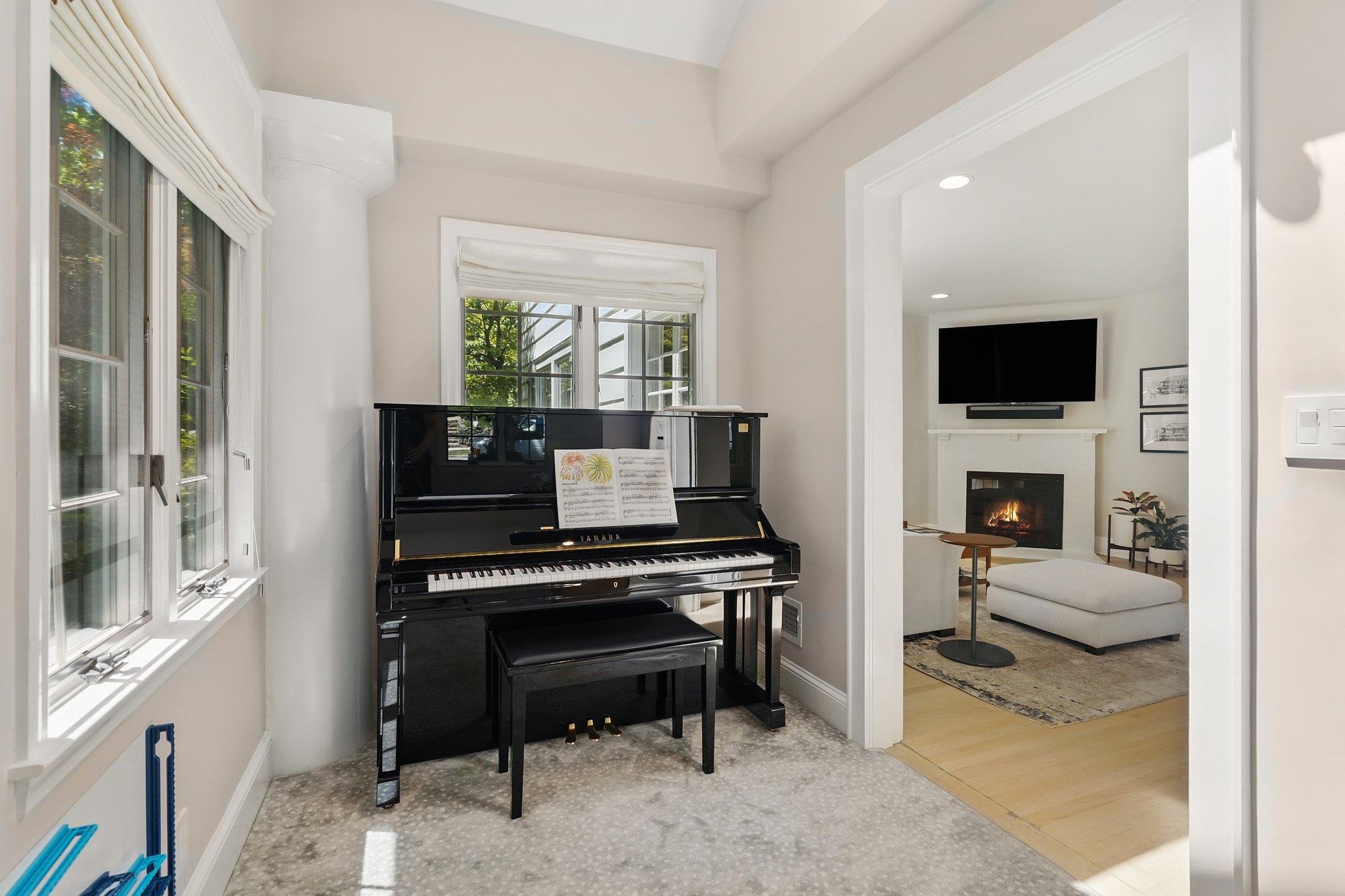 40 Mayhew Avenue, Larchmont, New York image 18