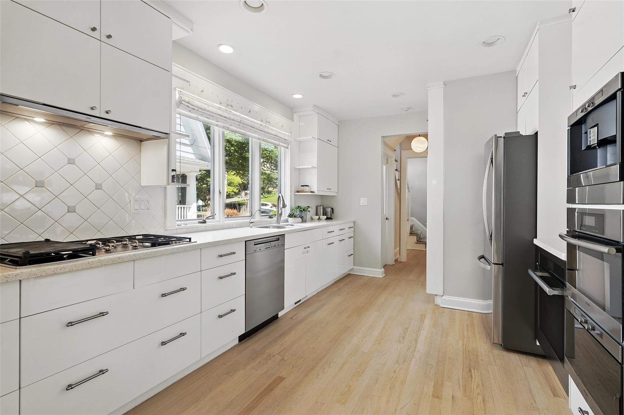 40 Mayhew Avenue, Larchmont, New York image 13