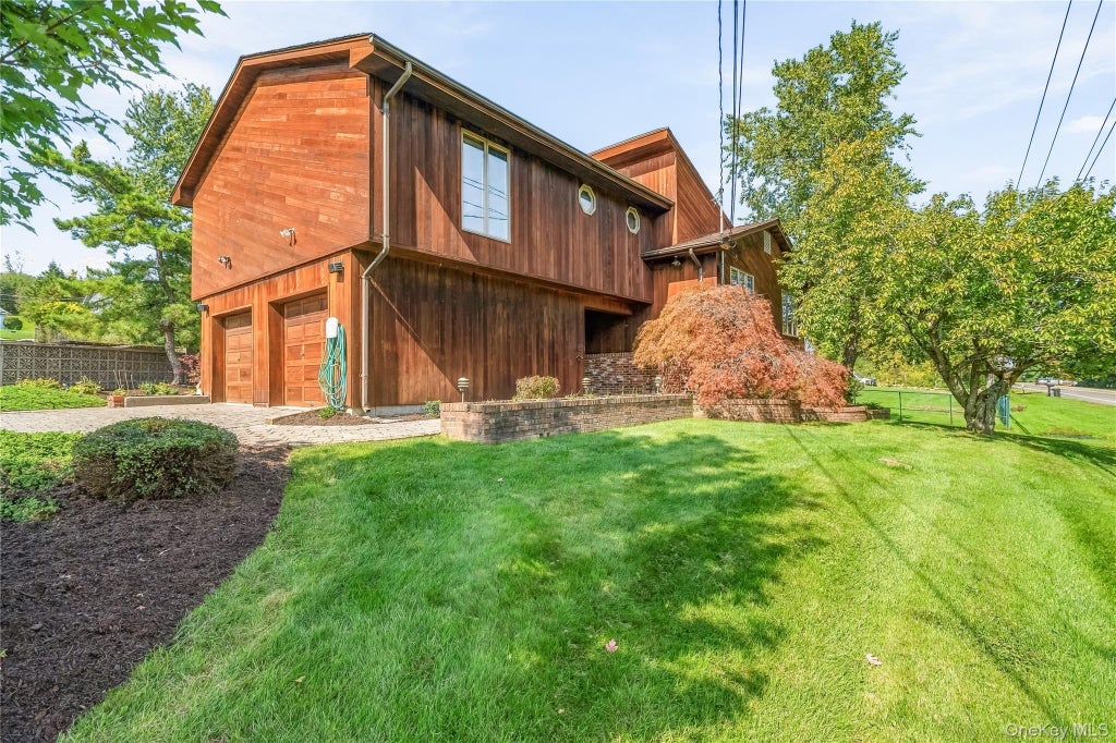 Photo of 102 Neptune Drive, Monroe, NY 10950 (MLS # 1056448)