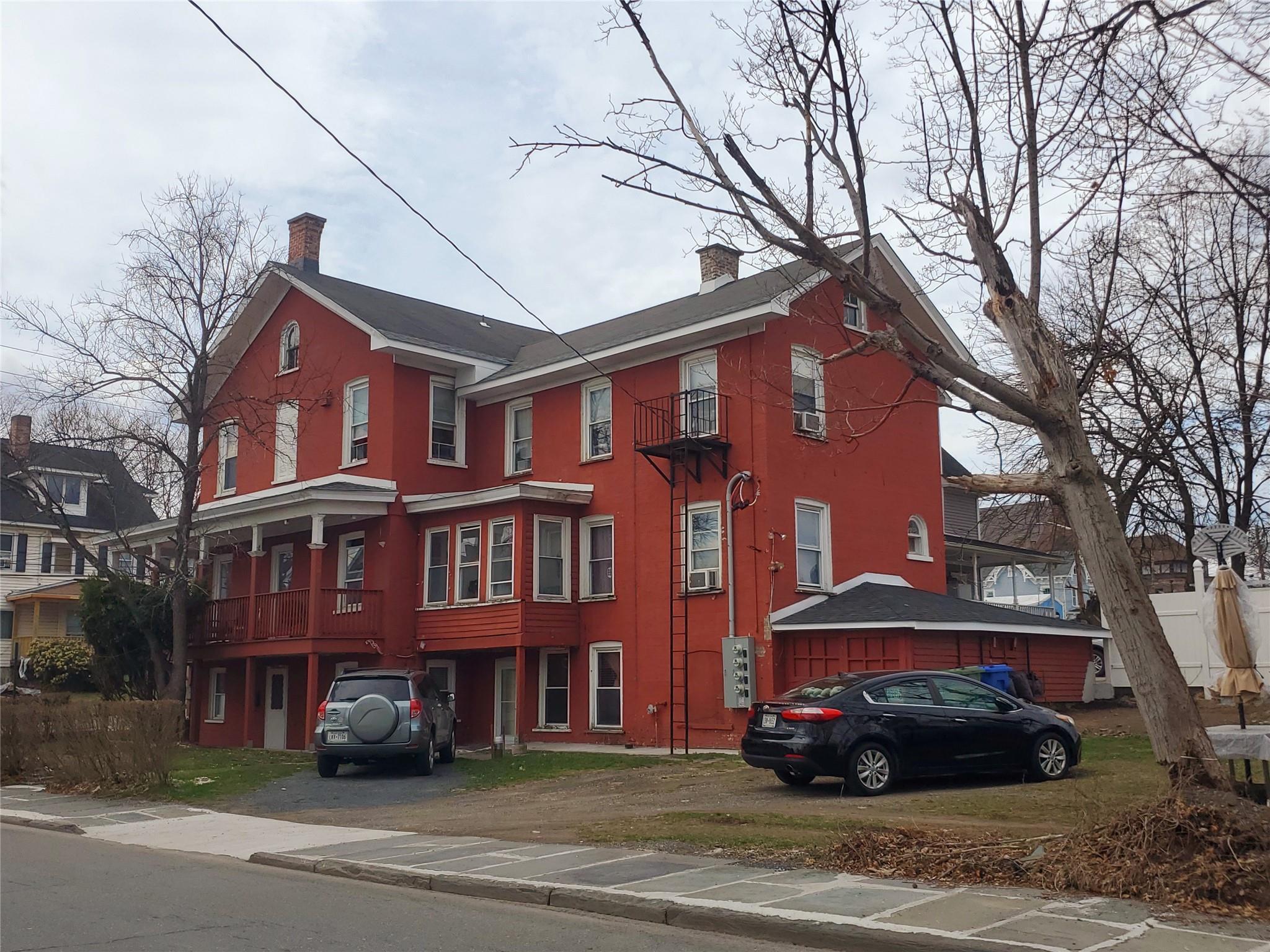 Roberts Street, Middletown, New York - 4 Bedrooms  
3 Bathrooms - 