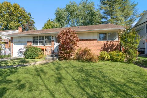 Photo of 16 Forte Avenue, Old Bethpage, NY 11804 (MLS # 927249)