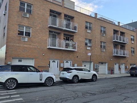 Multifamily For Sale - 2601 2nd Street<br/> Astoria, NY 11102