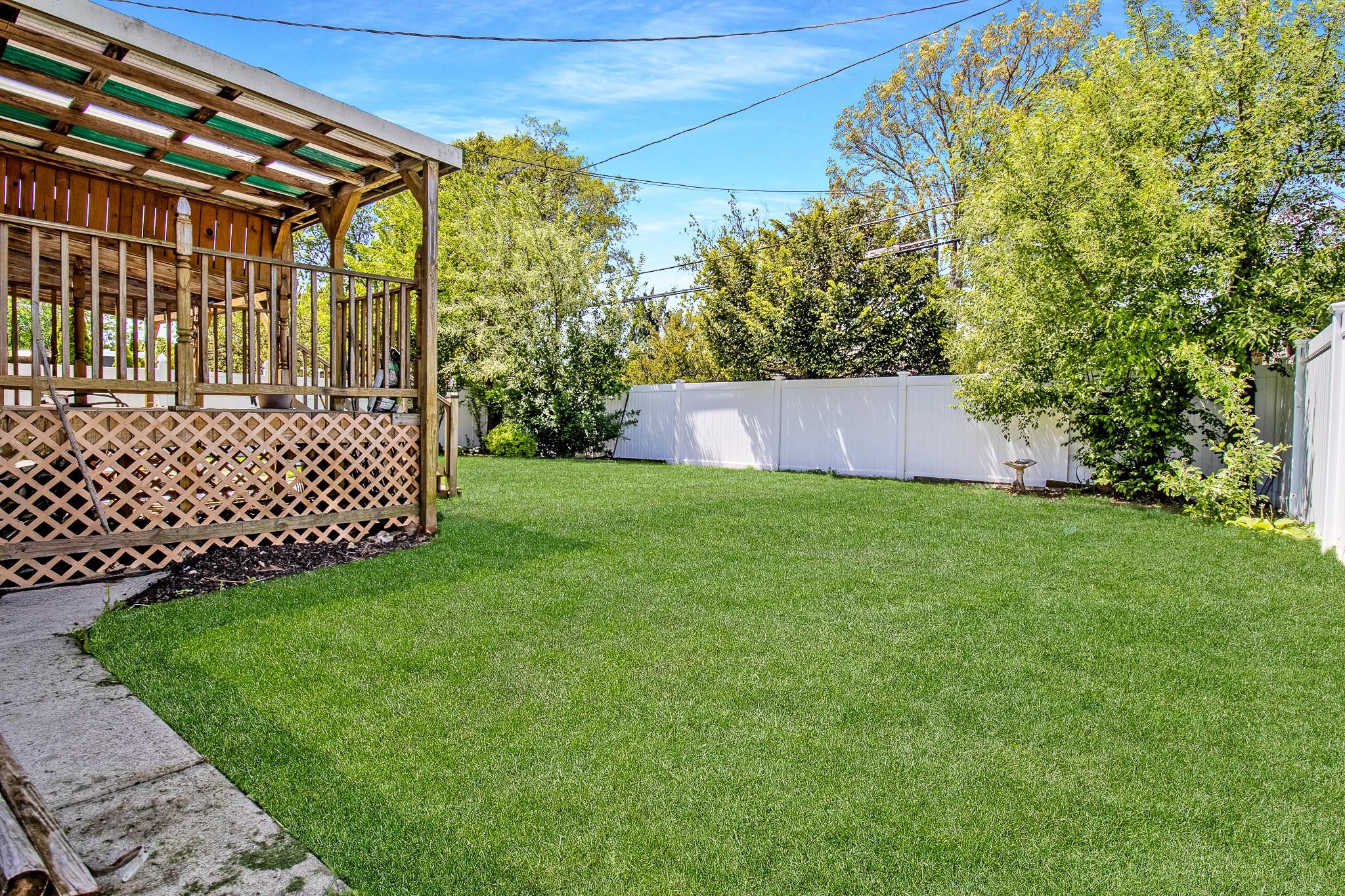 146 Newbridge Road, East Meadow, New York image 18