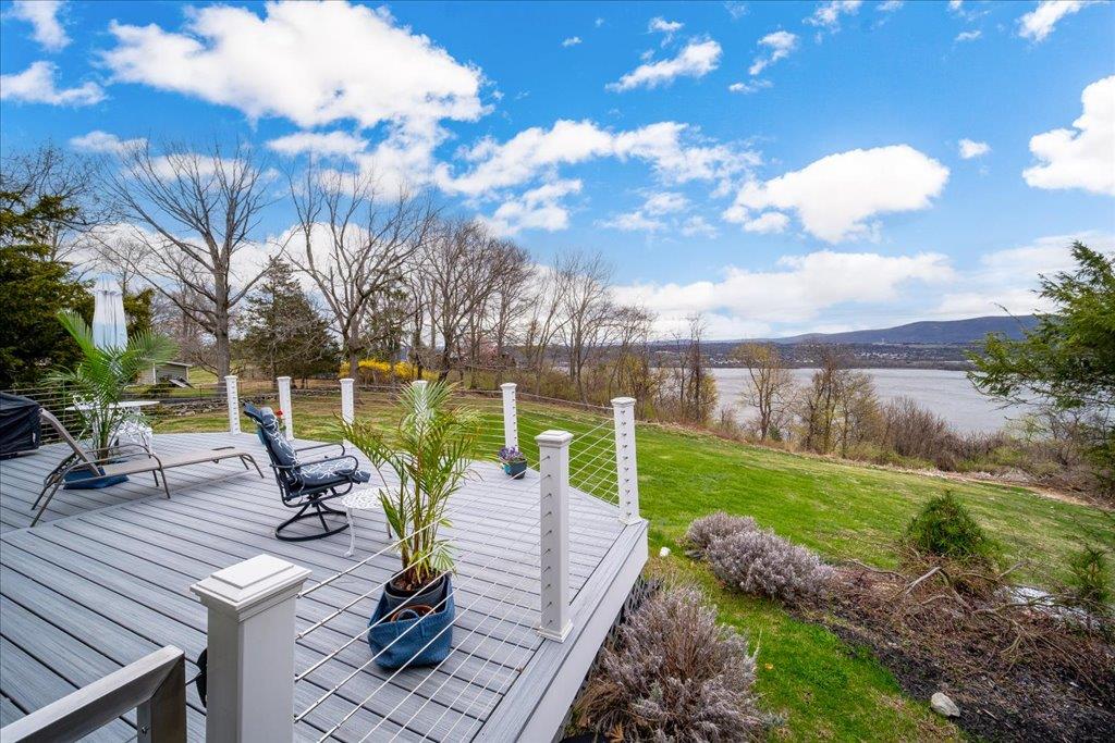 Newburgh, New York 12550, United States, 3 Bedrooms Bedrooms, ,2 BathroomsBathrooms,Residential,Active,110542