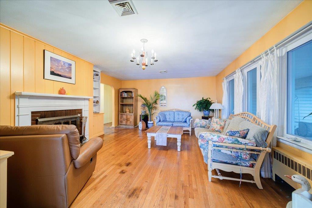 Newburgh, New York 12550, United States, 3 Bedrooms Bedrooms, ,2 BathroomsBathrooms,Residential,Active,110542