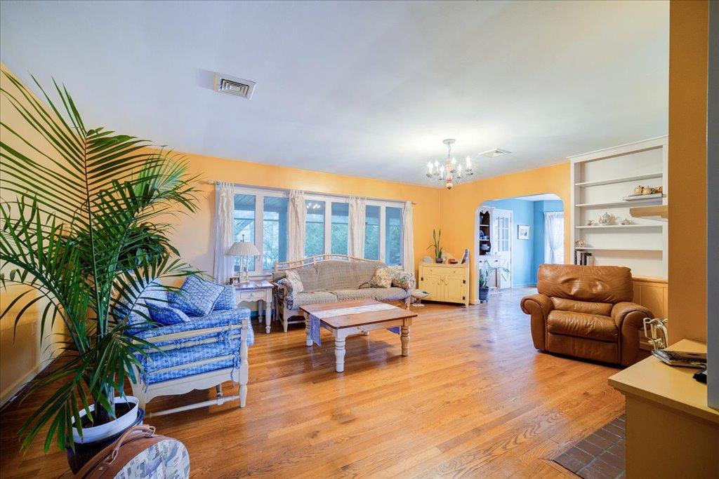 Newburgh, New York 12550, United States, 3 Bedrooms Bedrooms, ,2 BathroomsBathrooms,Residential,Active,110542