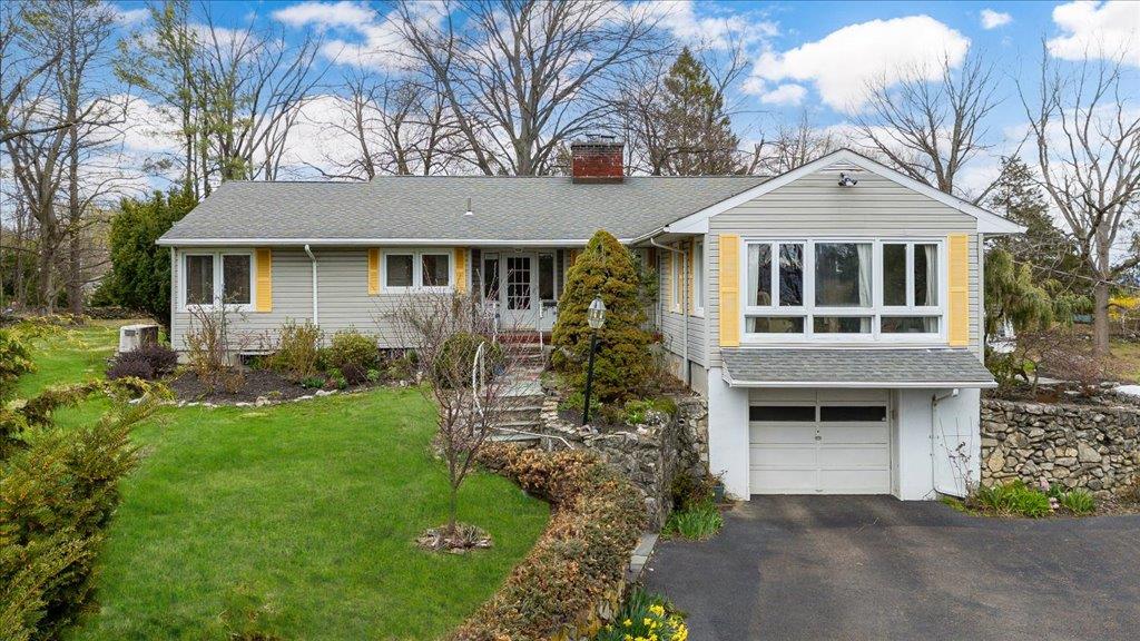 Newburgh, New York 12550, United States, 3 Bedrooms Bedrooms, ,2 BathroomsBathrooms,Residential,Active,110542