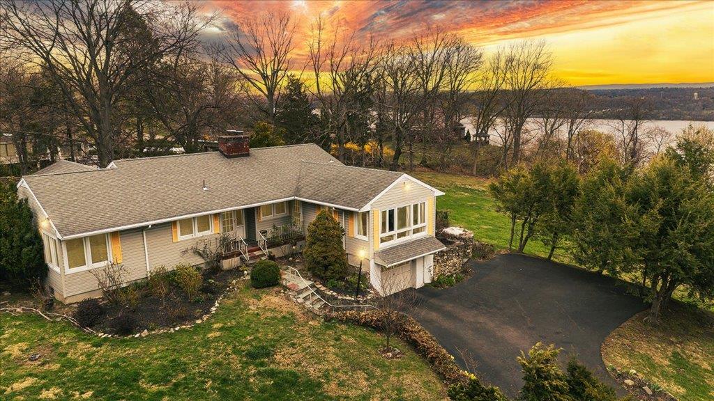 Newburgh, New York 12550, United States, 3 Bedrooms Bedrooms, ,2 BathroomsBathrooms,Residential,Active,110542