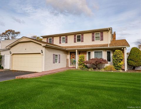 Photo of 17 Lowery Avenue, Lake Grove, NY 11755 (MLS # 930131) Photo of 17 Lowery Avenue, Lake Grove, NY 11755 (MLS # 930131)