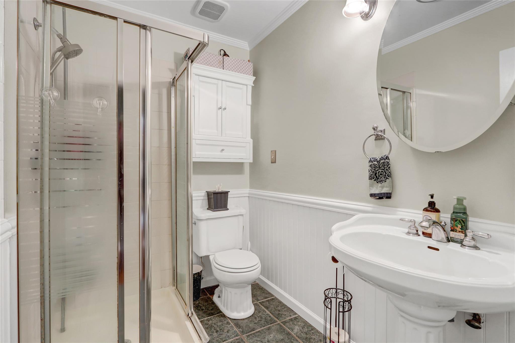 17 Cedar Drive, Farmingdale, New York image 11