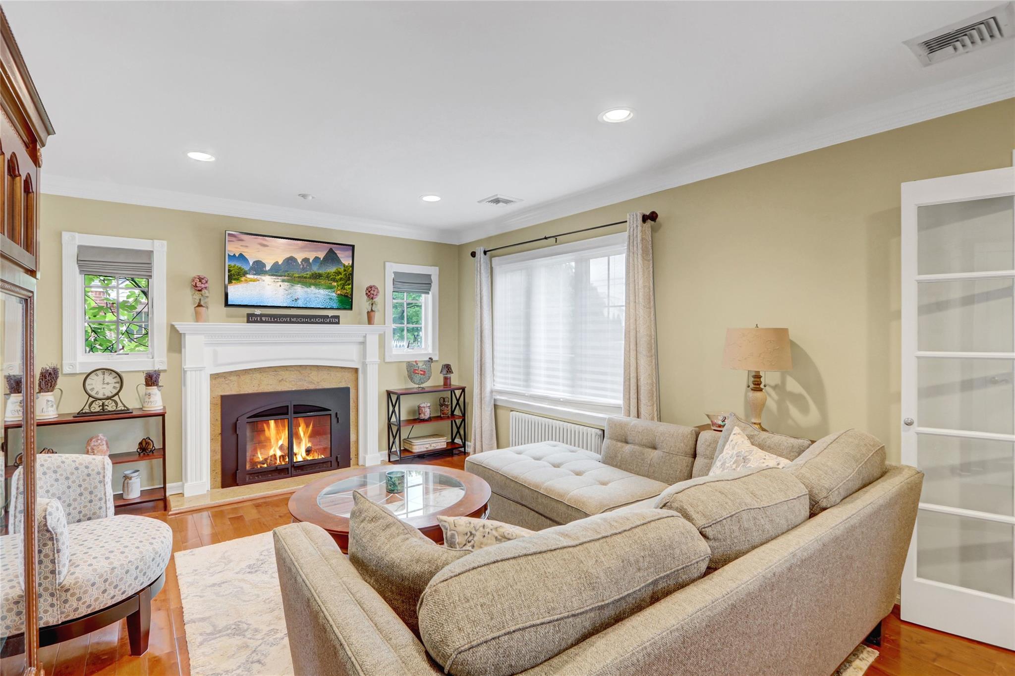 17 Cedar Drive, Farmingdale, New York image 6