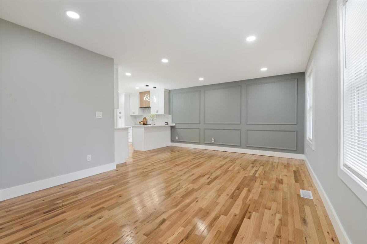 12 Graystone Lane