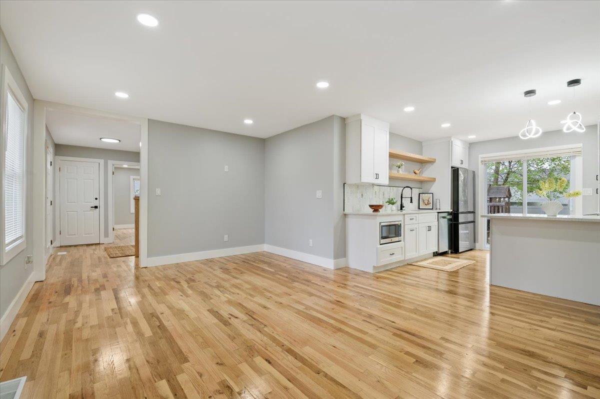12 Graystone Lane