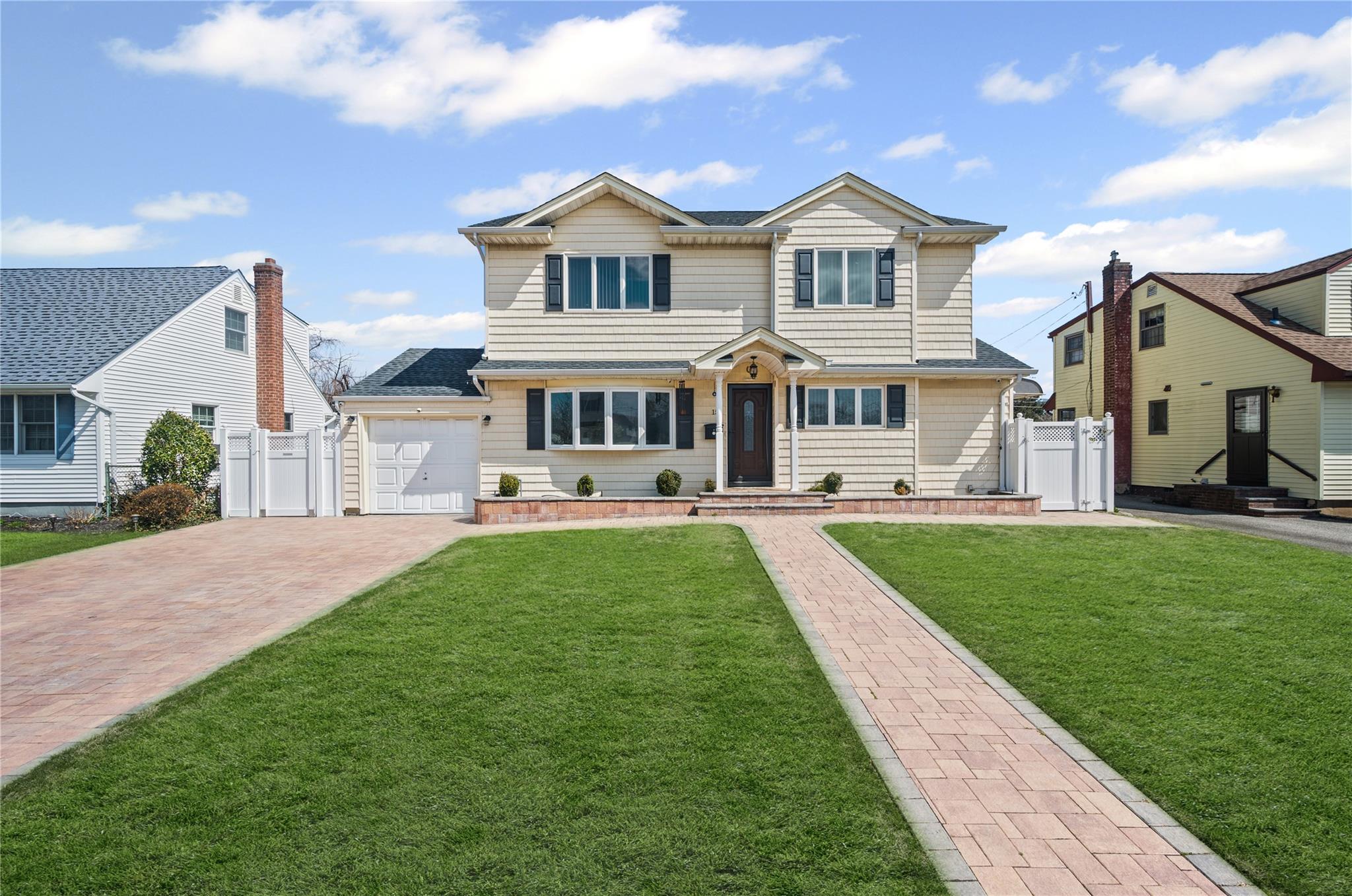 15 Salem Road, Hicksville, New York image 2