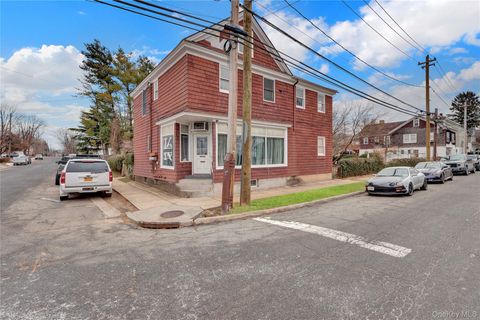 Photo of 13 Carpenter Street, Glen Cove, NY 11542 (MLS # 951493)