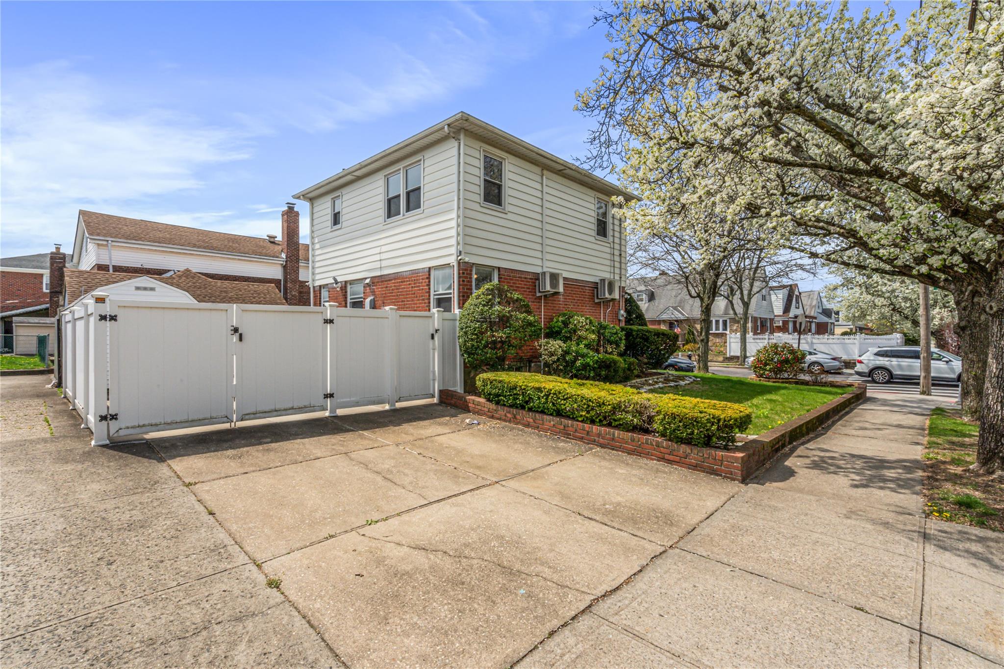 83-03 258th Street, Glen Oaks, New York image 15