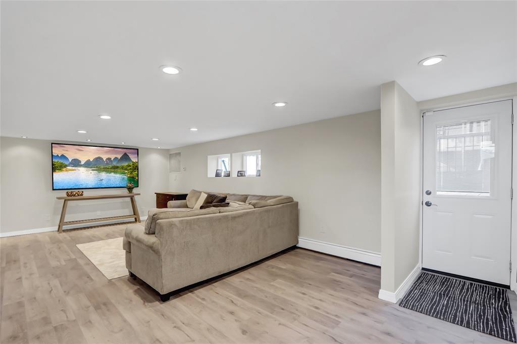 25 Ida Lane, North Babylon, New York image 24