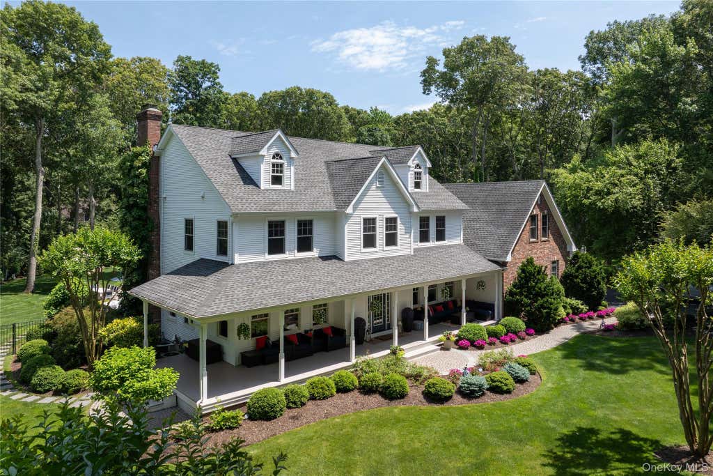 Photo of 77 Mud Road, Setauket, NY 11733 (MLS # 1012651)