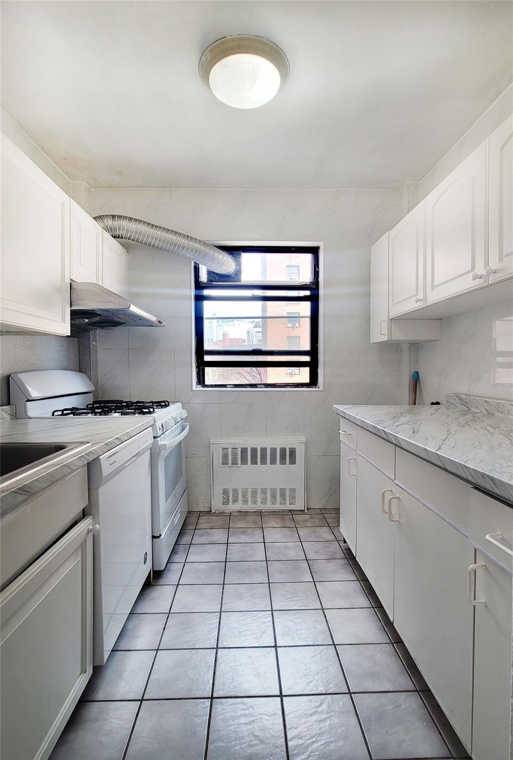 99-52 66rd Rd #3T, Rego Park, New York image 5