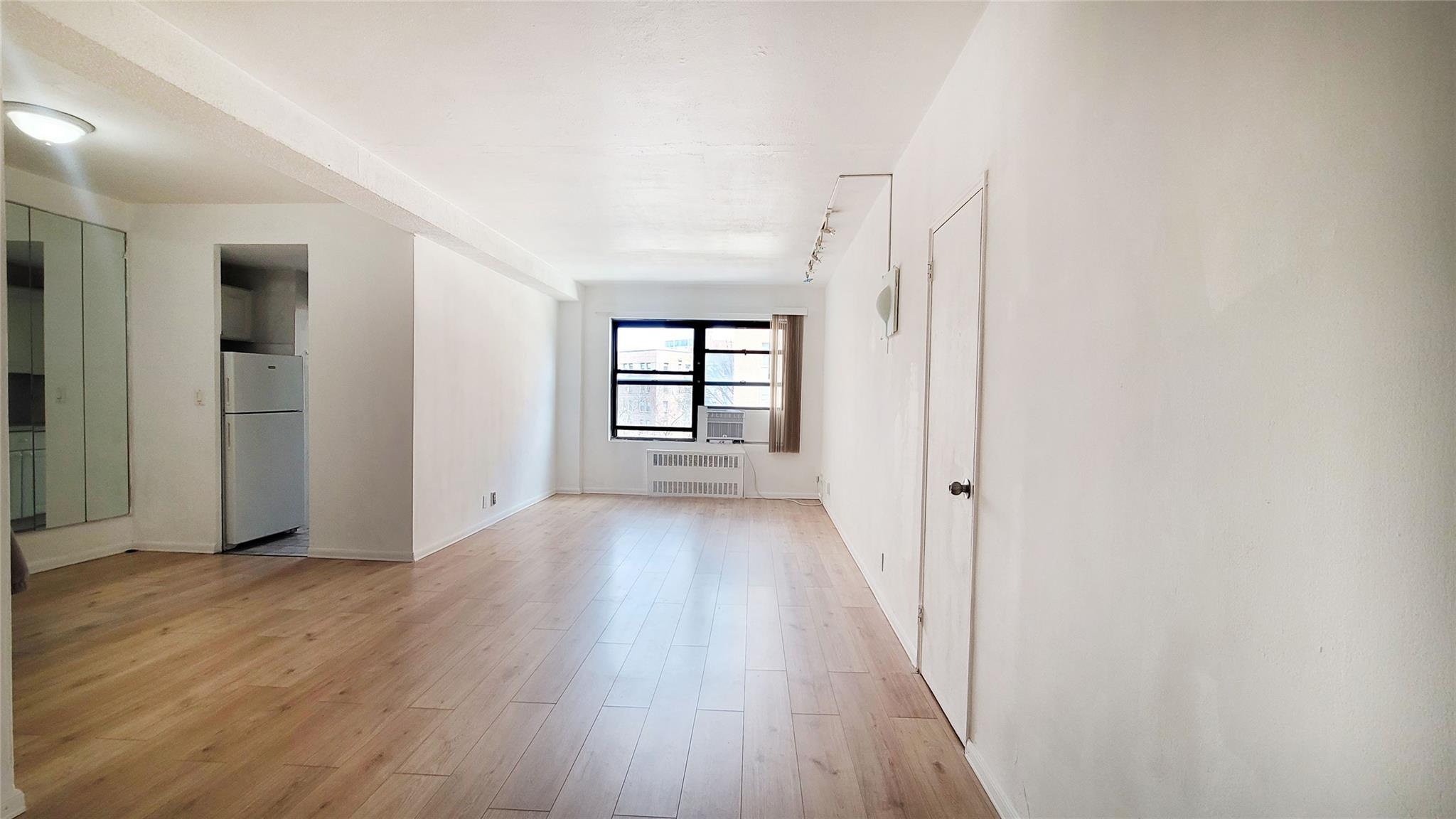 99-52 66rd Rd #3T, Rego Park, New York image 2