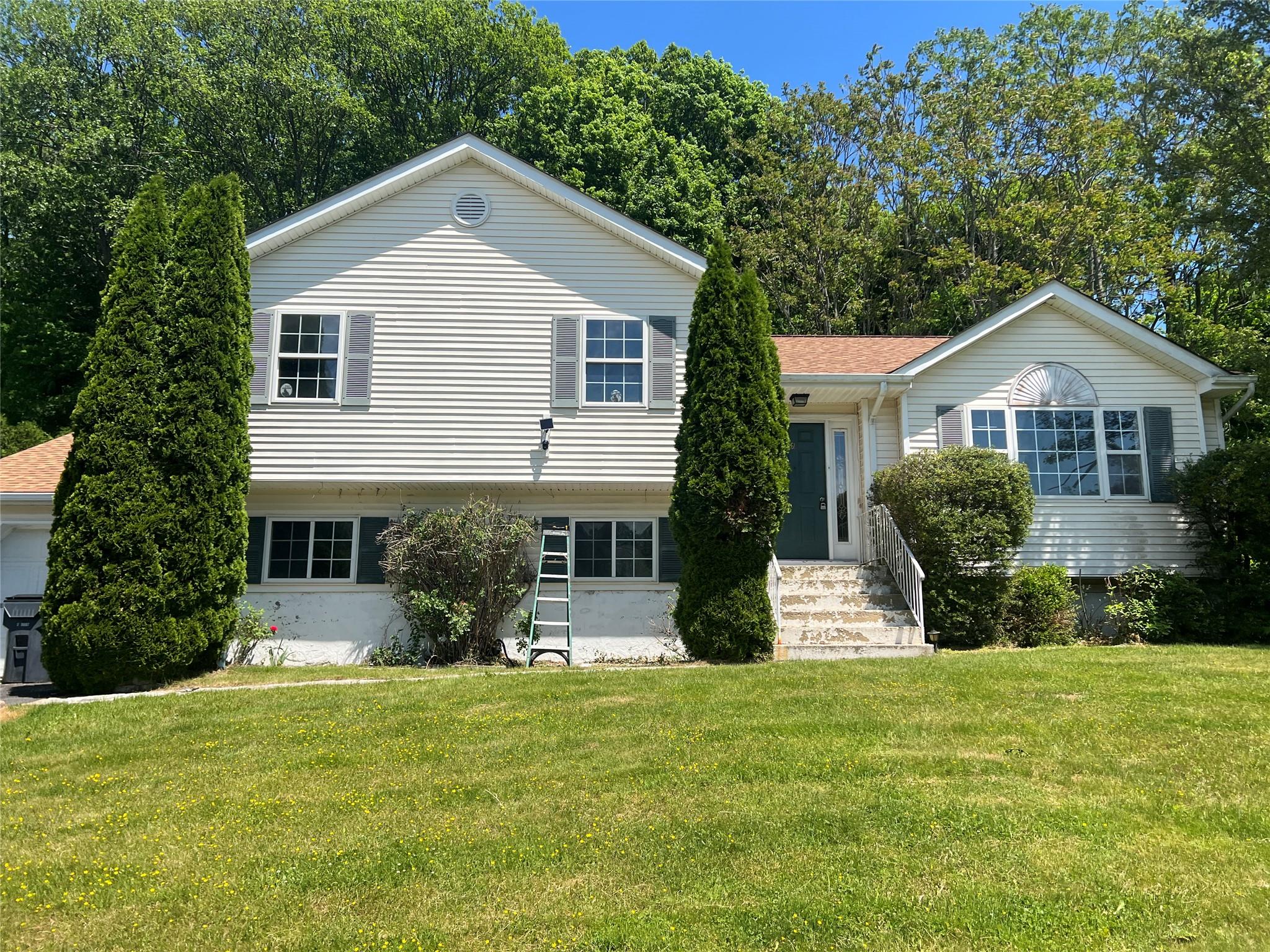61 Ramblewood Drive, Newburgh, New York image 1