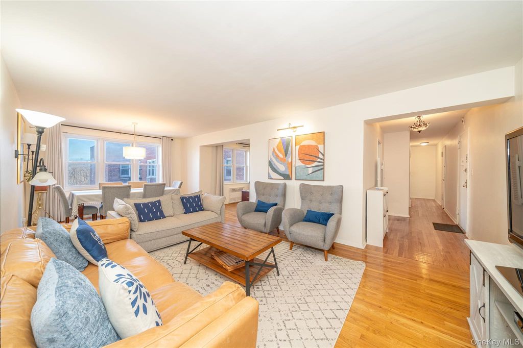 Photo of 495 Odell Avenue #8R, Yonkers, NY 10703 (MLS # 944696)