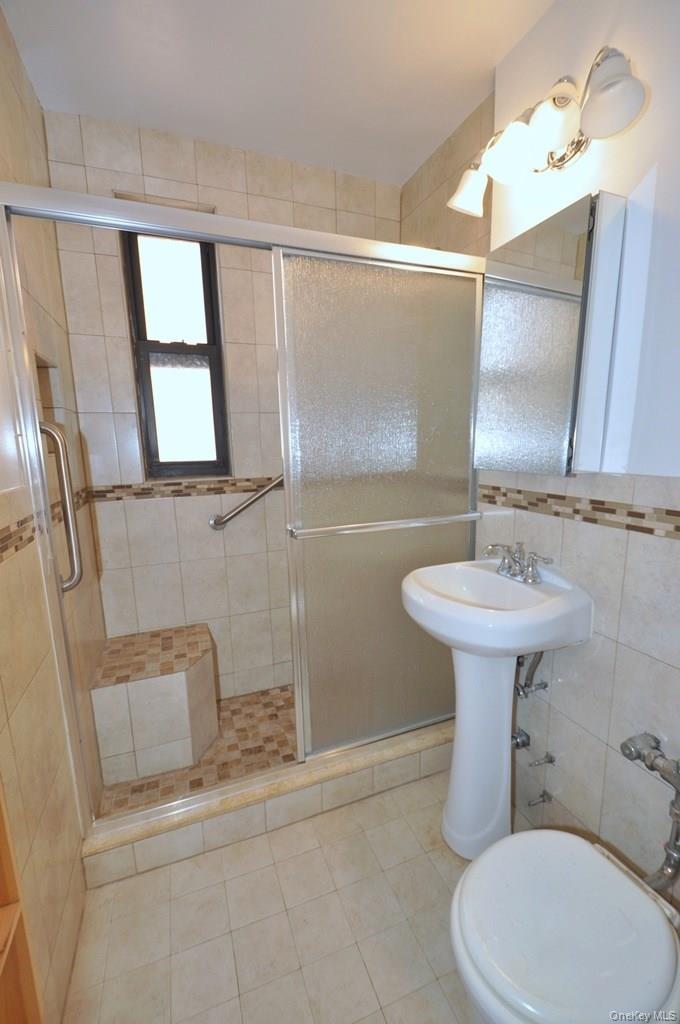 Scarsdale, New York 10583, United States, 1 Bedroom Bedrooms, ,1 BathroomBathrooms,Residential,Active,222542