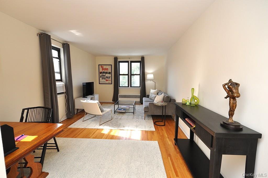 Scarsdale, New York 10583, United States, 1 Bedroom Bedrooms, ,1 BathroomBathrooms,Residential,Active,222542