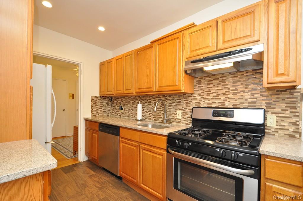 Scarsdale, New York 10583, United States, 1 Bedroom Bedrooms, ,1 BathroomBathrooms,Residential,Active,222542