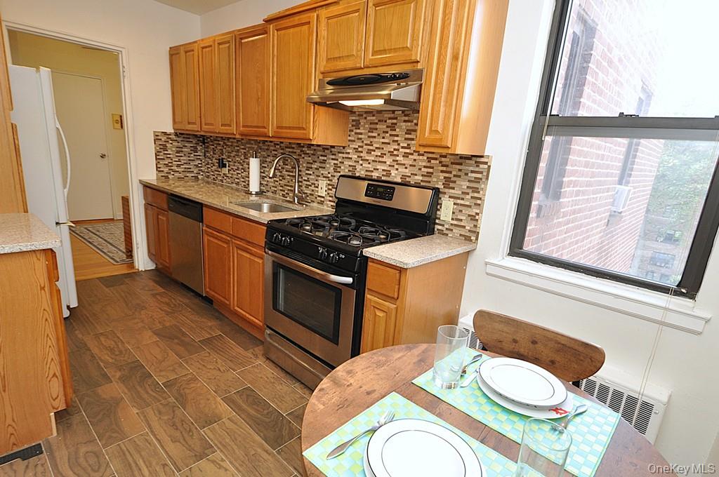 Scarsdale, New York 10583, United States, 1 Bedroom Bedrooms, ,1 BathroomBathrooms,Residential,Active,222542