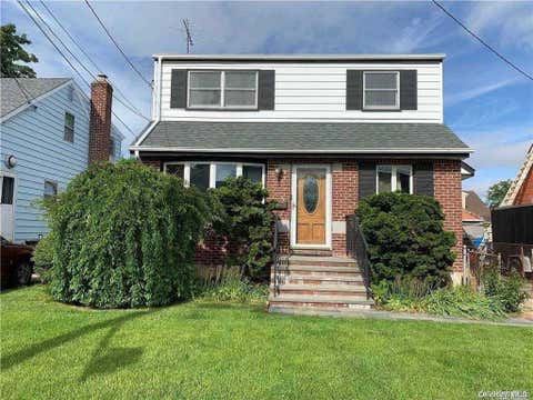 Homes For Rent - 220 Pershing Parkway<br/> Mineola, NY 11501