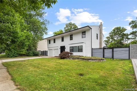 26 Roseanne Drive Woodbury NY 11797
