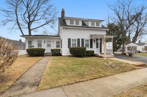 Photo of 64 Broadway, Amityville, NY 11701 (MLS # 989887)