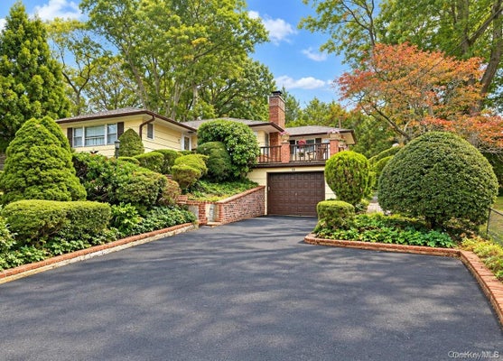 20 LIBERTY ST, HUNTINGTON STATION, NY 11746 - Image 31402c123731457e706dcb448d290986/2713485011