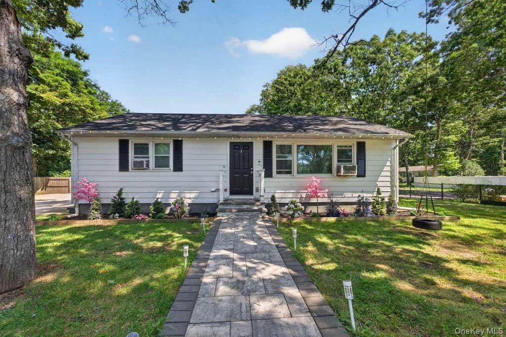 Photo of 287 Whittier Drive, Mastic Beach, NY 11951 (MLS # 1043220)