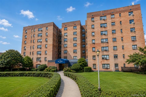 Homes For Sale - 29-30 137th Street #3K<br/> Queens County, Flushing, NY 11354