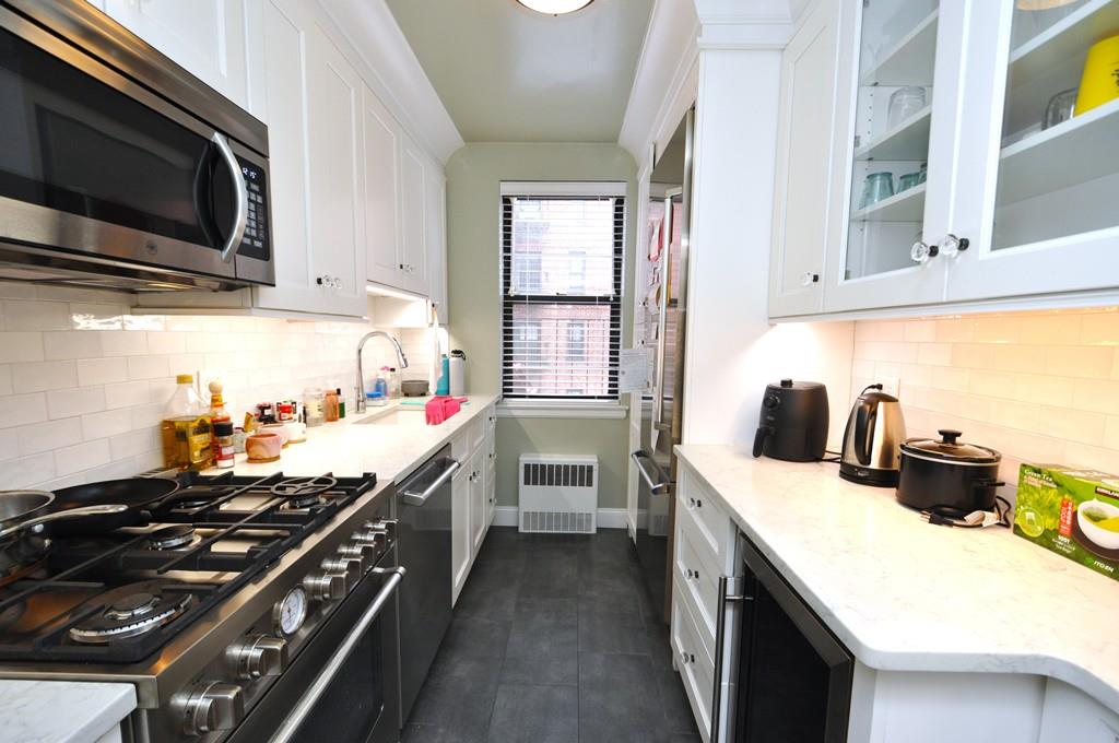 Scarsdale, New York 10583, United States, ,1 BathroomBathrooms,Residential,Active,4064