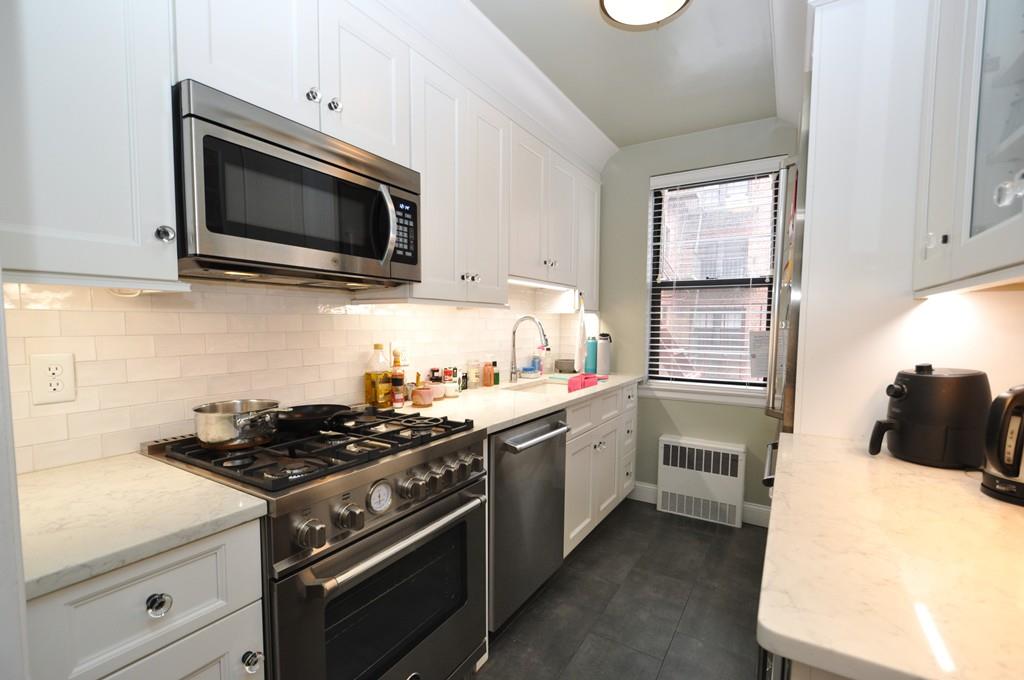 Scarsdale, New York 10583, United States, ,1 BathroomBathrooms,Residential,Active,4064