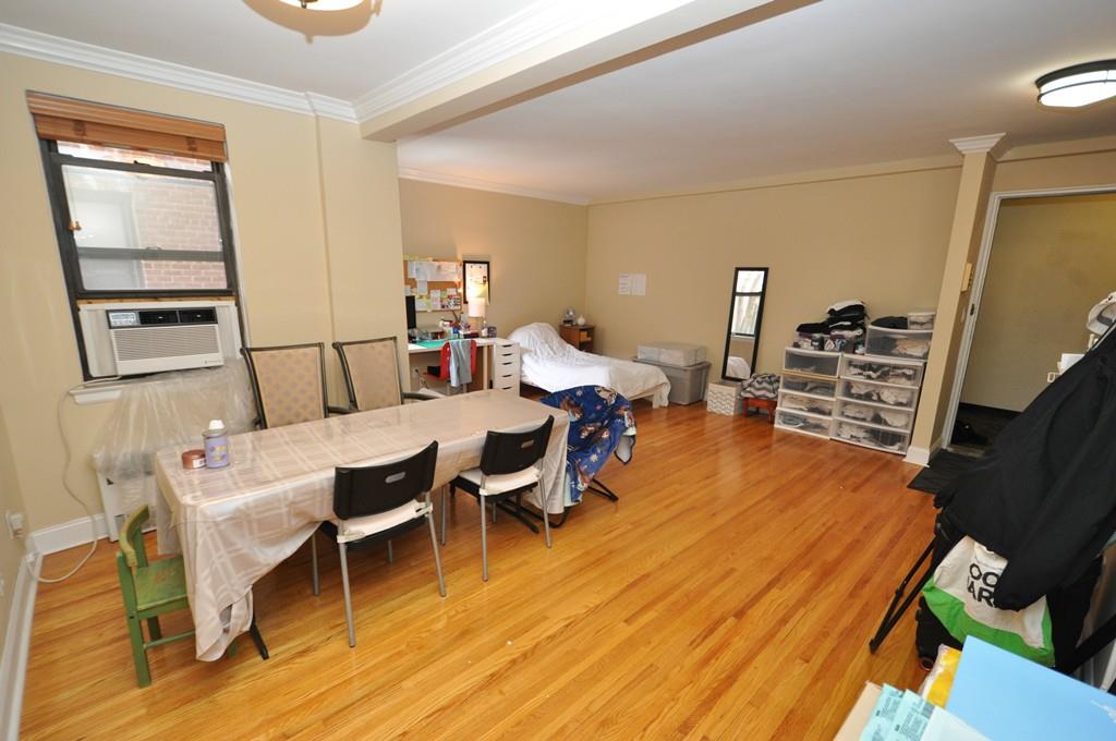 Scarsdale, New York 10583, United States, ,1 BathroomBathrooms,Residential,Active,4064