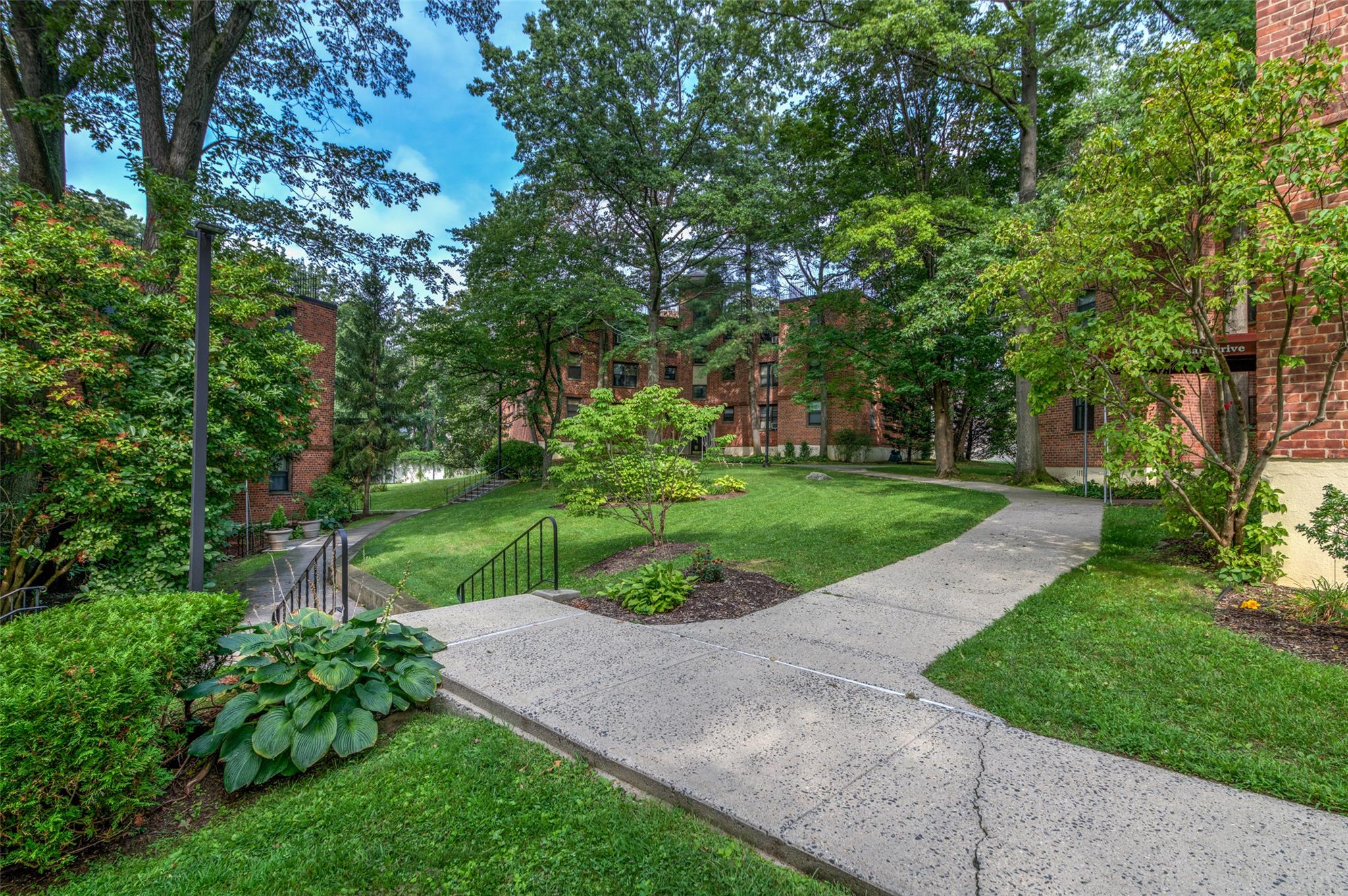 110 Pearsall Drive #2A, Mount Vernon, New York image 4