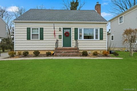 Apartment For Sale - 15 School Street<br/> Port Washington, NY 11050