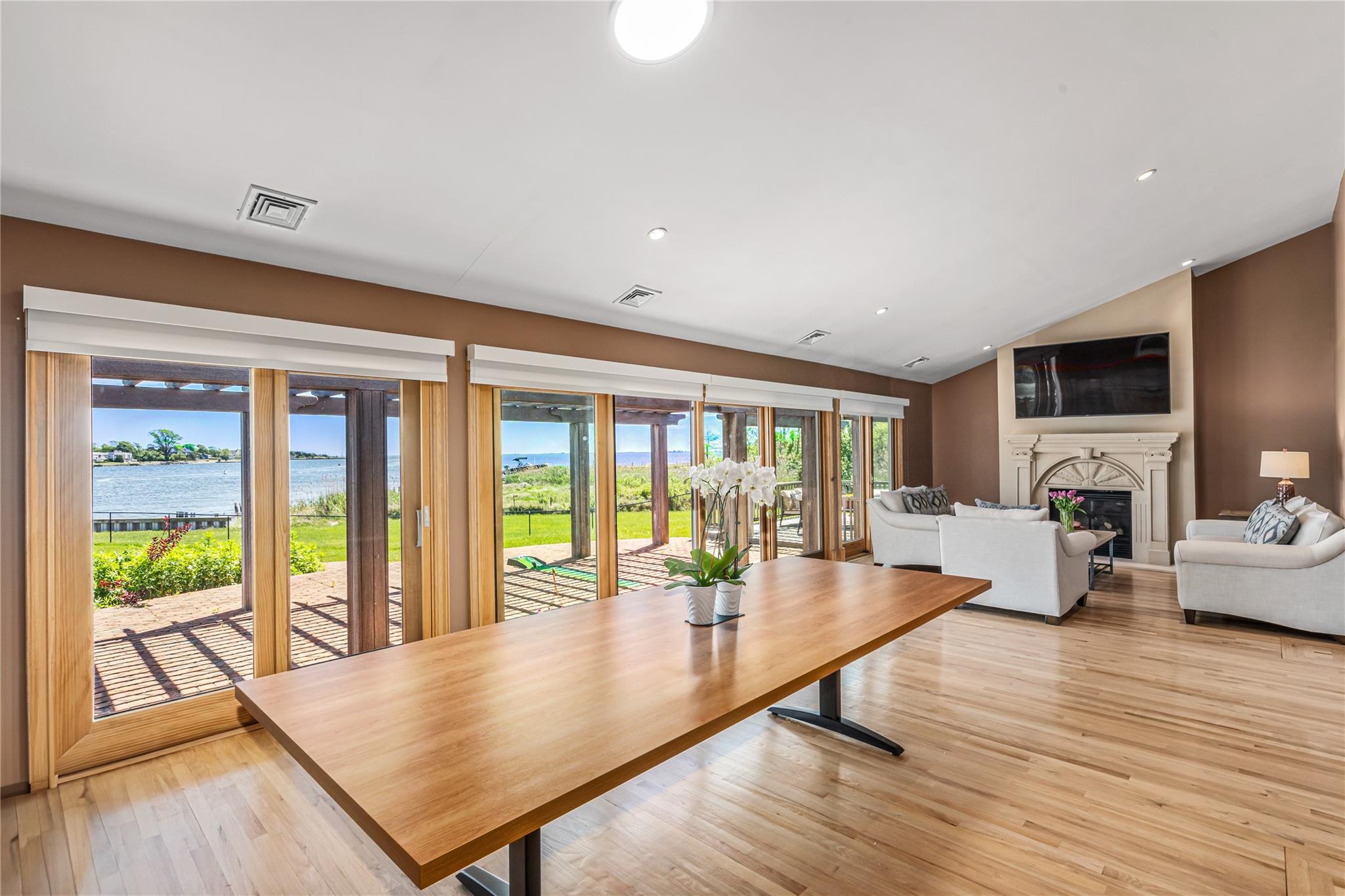 15 Post Lane, Bay Shore, New York image 13