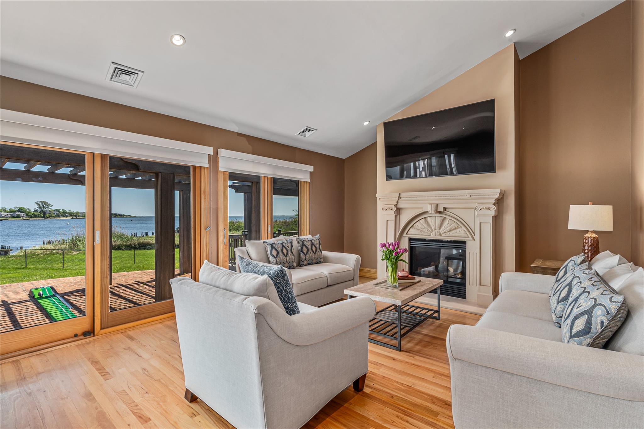 15 Post Lane, Bay Shore, New York image 10