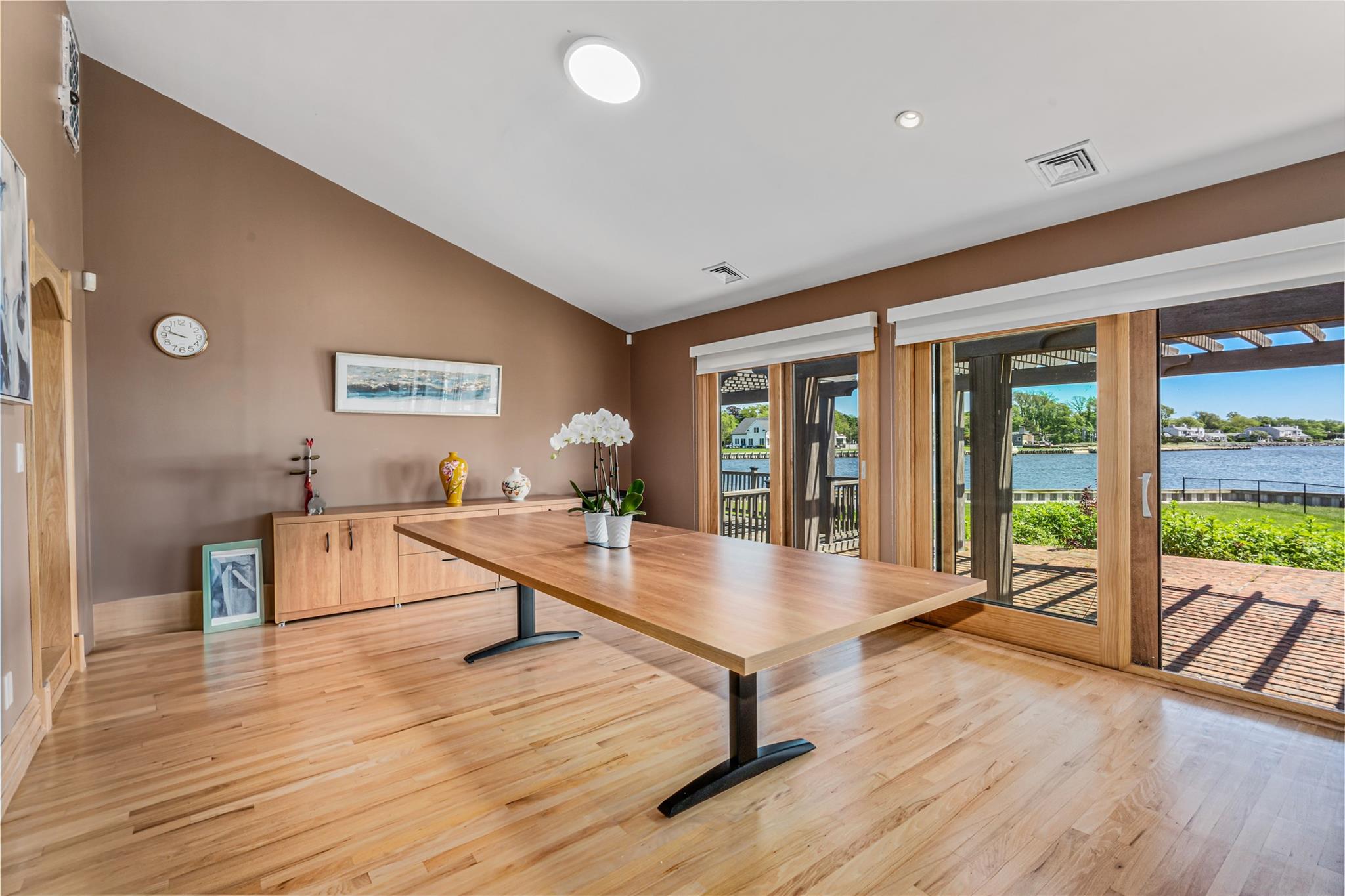 15 Post Lane, Bay Shore, New York image 14