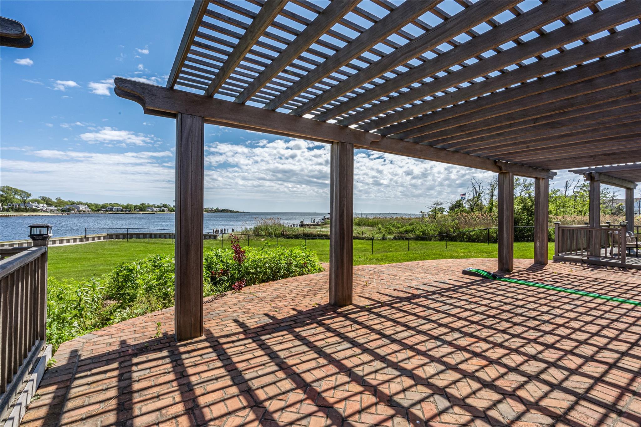 15 Post Lane, Bay Shore, New York image 40